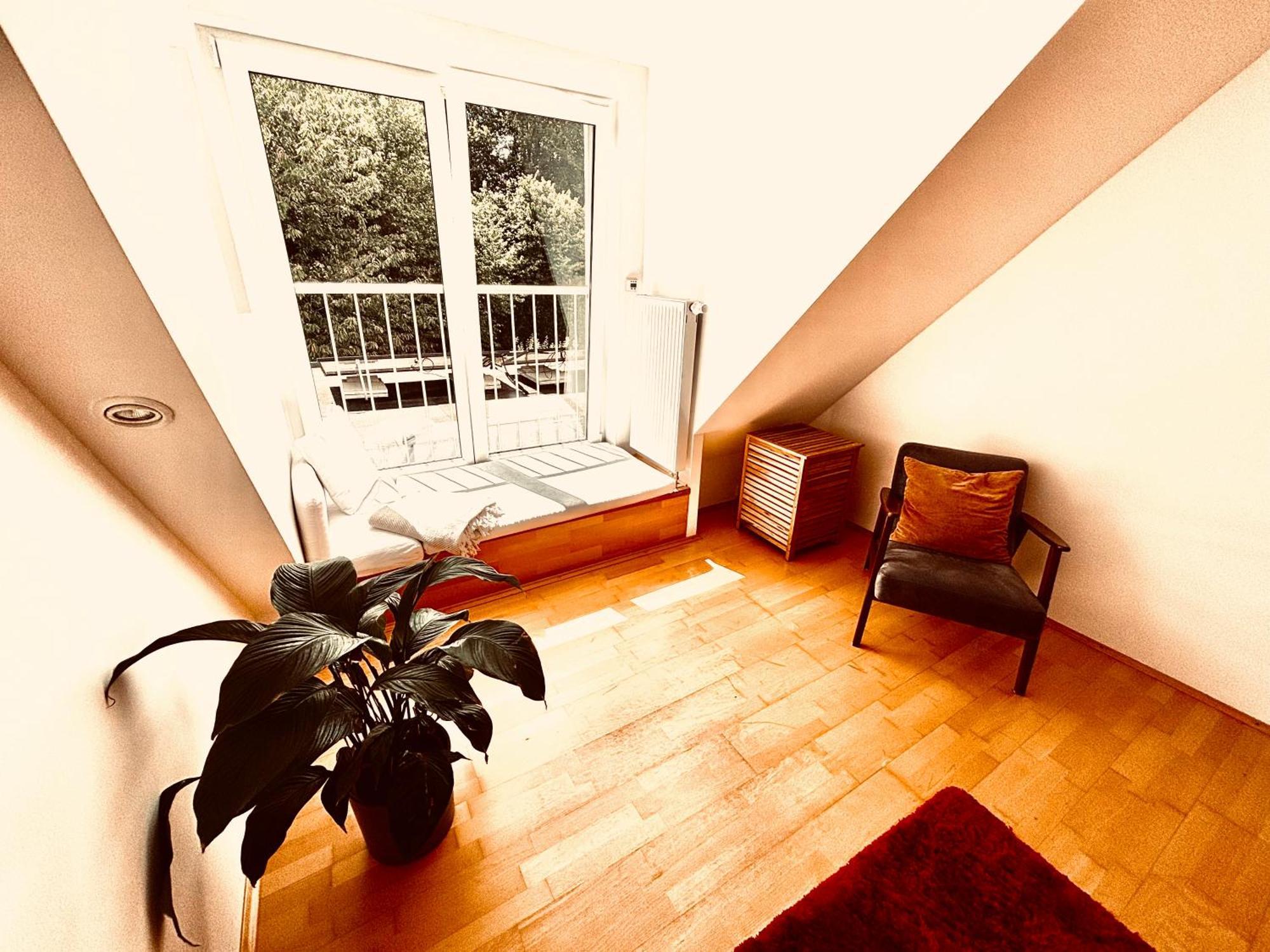 Messe, Uniklinikum, Grugapark - Charmante Wohnung Mit Dachterrasse In Guter Lage Эссен Экстерьер фото